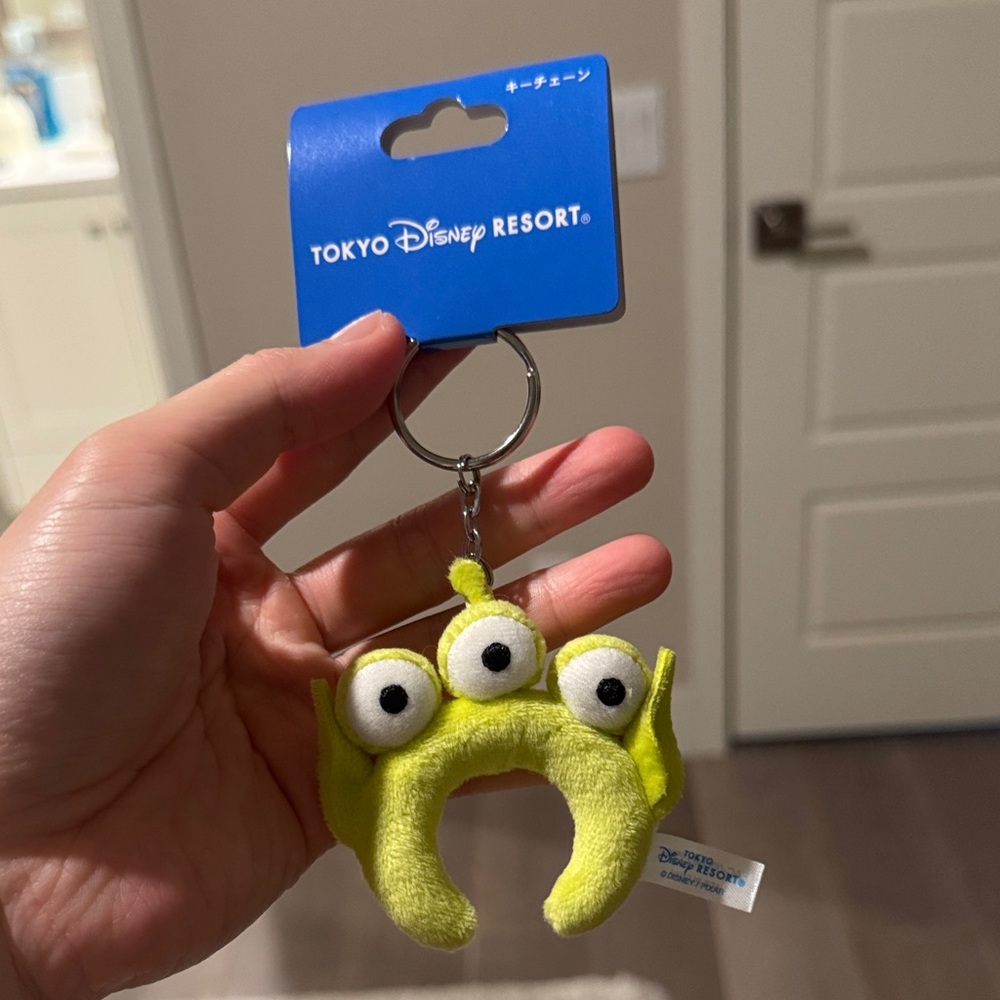 Tokyo DisneySea Green Alien Plush Keychain - Kids Toy